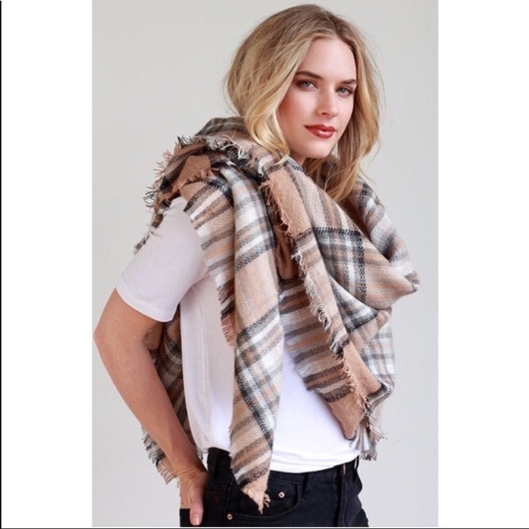 Classic Blanket Scarf - Picture 4 of 5